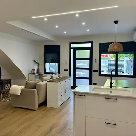Hauzify I Balmes Apartment Calella