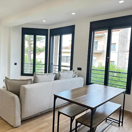 Hauzify I Balmes Apartment *