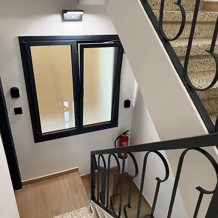 Hauzify I Balmes Apartment